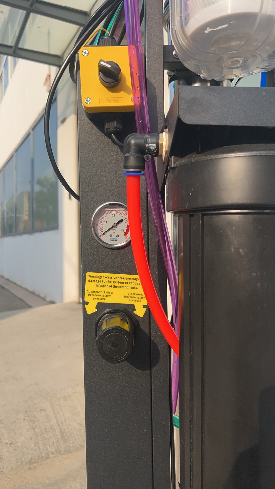 Pressure gauge and control